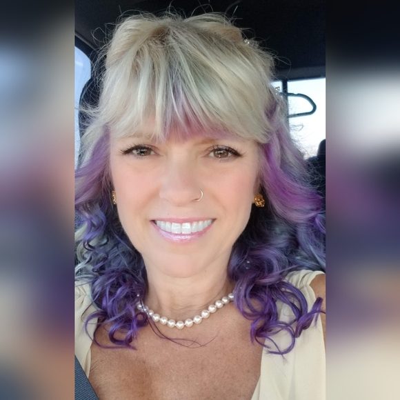 Meet your Posher, Tina - Picture 2 of 4